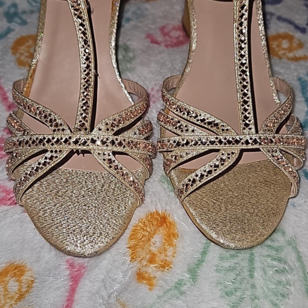 Elegant Gold Strappy Women's Sandals